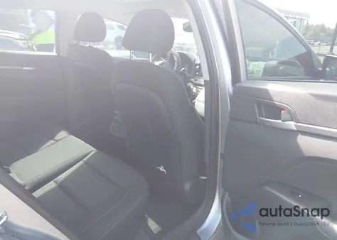 2017 Hyundai Elantra Value Edition z USA, uszkodzony, nr VIN 5NPD84LF6HH201384